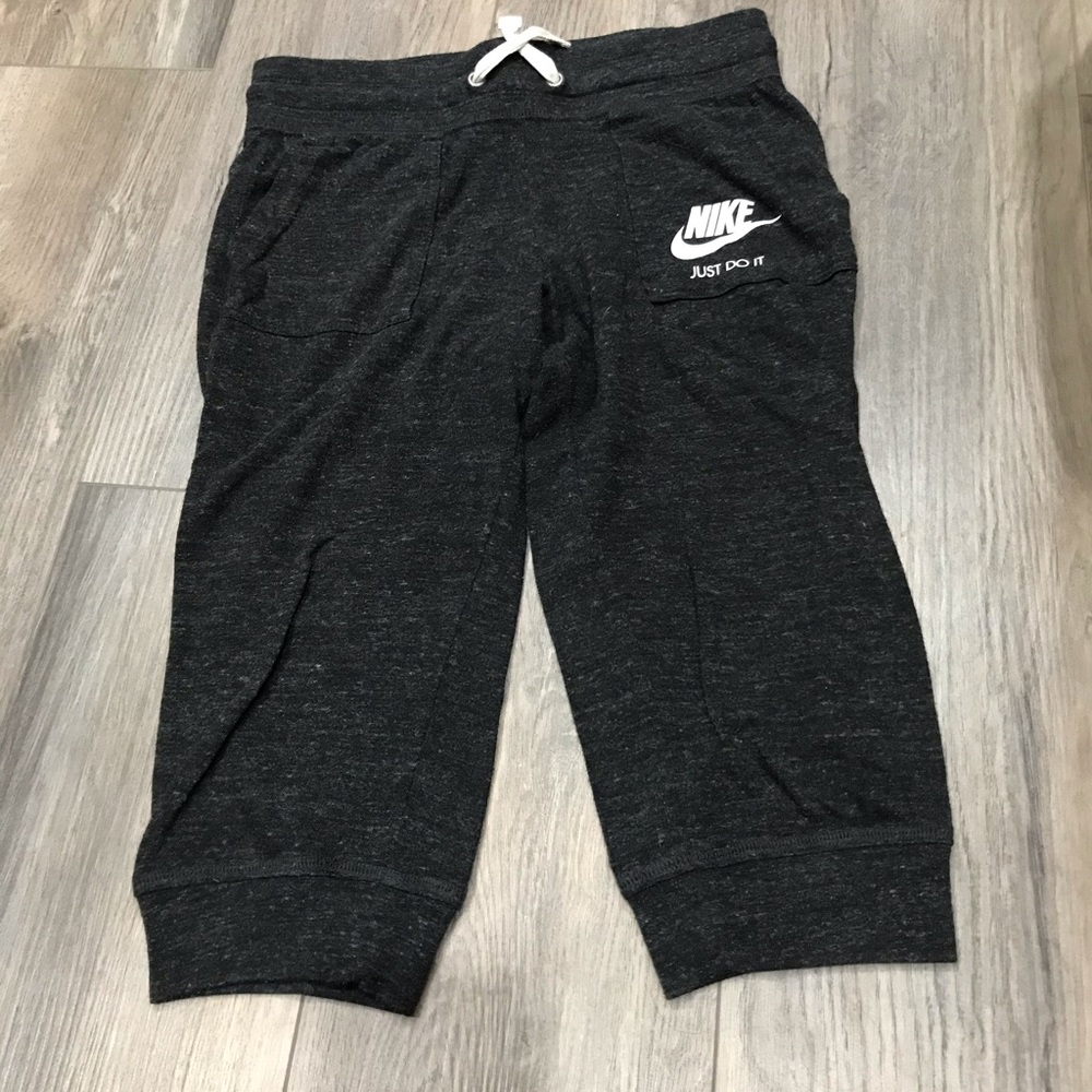 Nike capris